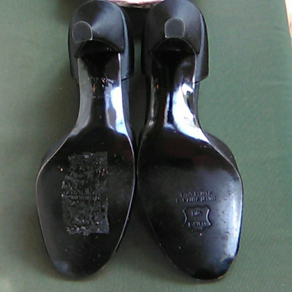 Stuart Weitzman Satin  Embellished Jeweled Heels - Picture 5 of 8